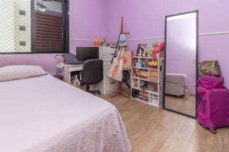 Apartamento à venda com 75m², 3 quartos e 2 vagasQuarto 2