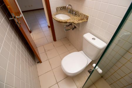 Casa de condomínio à venda com 55m², 2 quartos e 1 vaga Casa de condomínio à venda com 55m², 2 quartos e 1 vagaBanheiro social