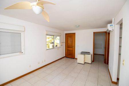 Casa de condomínio à venda com 55m², 2 quartos e 1 vaga Casa de condomínio à venda com 55m², 2 quartos e 1 vagaSala