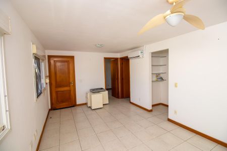 Casa de condomínio à venda com 55m², 2 quartos e 1 vaga Casa de condomínio à venda com 55m², 2 quartos e 1 vagaSala