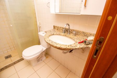 Casa de condomínio à venda com 55m², 2 quartos e 1 vaga Casa de condomínio à venda com 55m², 2 quartos e 1 vagaBanheiro quarto 2