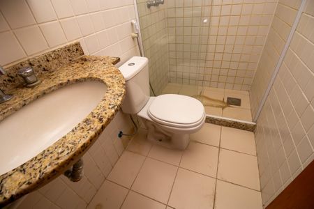Casa de condomínio à venda com 55m², 2 quartos e 1 vaga Casa de condomínio à venda com 55m², 2 quartos e 1 vagaBanheiro social