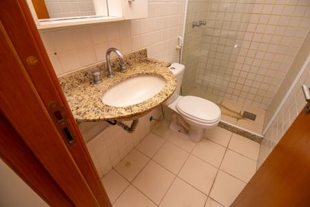 Casa de condomínio à venda com 55m², 2 quartos e 1 vaga Casa de condomínio à venda com 55m², 2 quartos e 1 vagaBanheiro social