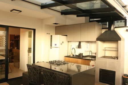 Apartamento à venda com 200m², 3 quartos e 3 vagasCobertura