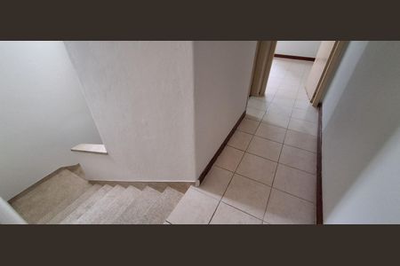 Casa para alugar com 102m², 2 quartos e 1 vagaEscada