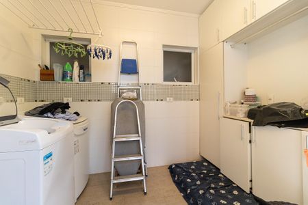 Casa à venda com 600m², 3 quartos e 7 vagasLavanderia