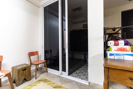 Casa à venda com 600m², 3 quartos e 7 vagasAdega do Salão da Garagem