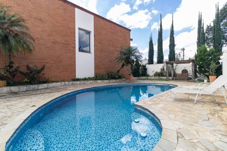 Casa à venda com 600m², 3 quartos e 7 vagasPiscina