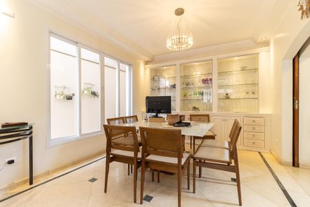 Casa à venda com 600m², 3 quartos e 7 vagasCopa