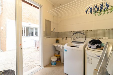 Casa à venda com 600m², 3 quartos e 7 vagasLavanderia