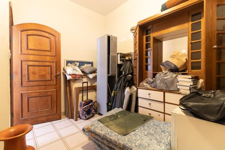 Casa à venda com 600m², 3 quartos e 7 vagasQuarto de Serviço