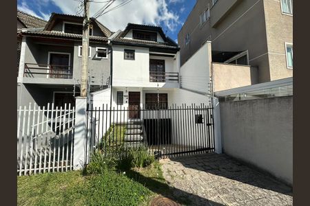 Casa para alugar com 145m², 3 quartos e 2 vagasFachada