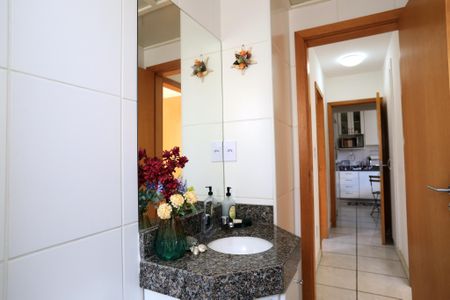Apartamento à venda com 67m², 2 quartos e 1 vagaBanheiro Social