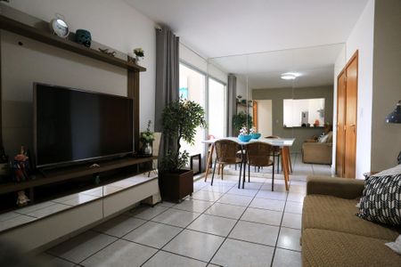 Apartamento à venda com 67m², 2 quartos e 1 vagaSala
