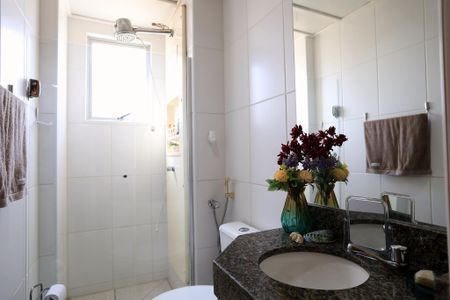 Apartamento à venda com 67m², 2 quartos e 1 vagaBanheiro Social