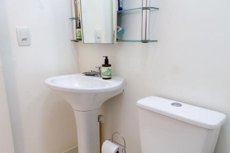 Apartamento à venda com 47m², 2 quartos e 1 vagaBanheiro Social