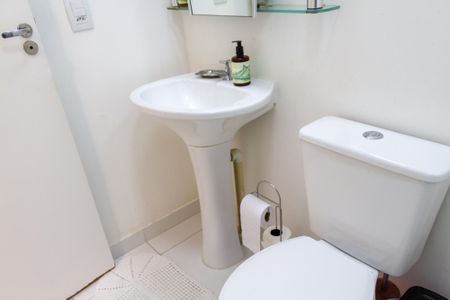 Apartamento à venda com 47m², 2 quartos e 1 vagaBanheiro Social