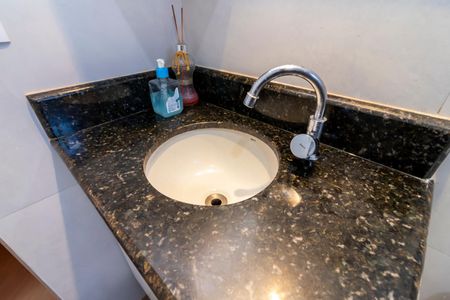 Apartamento à venda com 70m², 3 quartos e 1 vaga Apartamento à venda com 70m², 3 quartos e 1 vagaBanheiro do Quarto 1