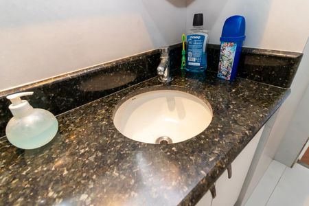 Apartamento à venda com 70m², 3 quartos e 1 vaga Apartamento à venda com 70m², 3 quartos e 1 vagaBanheiro