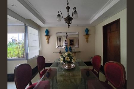 Apartamento à venda com 215m², 4 quartos e 2 vagasFoto 01