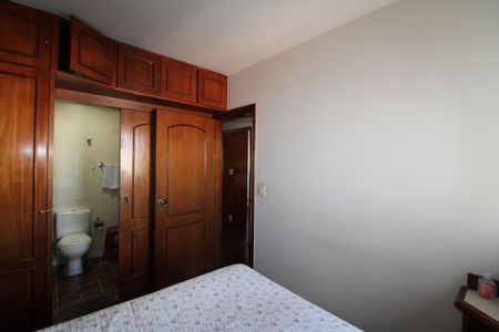 Apartamento à venda com 110m², 3 quartos e 2 vagasQuarto 3