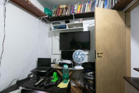 Casa à venda com 180m², 4 quartos e 2 vagas Casa à venda com 180m², 4 quartos e 2 vagasQuarto 4