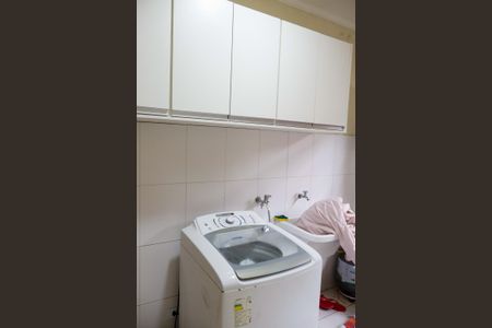 Casa à venda com 300m², 4 quartos e 2 vagas Casa à venda com 300m², 4 quartos e 2 vagasÁrea de Serviço