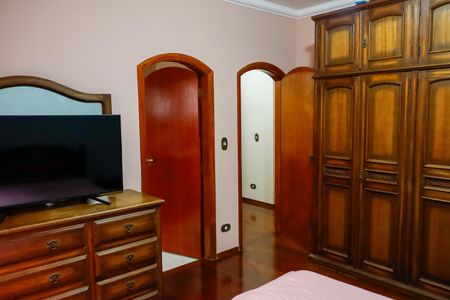 Casa à venda com 300m², 4 quartos e 2 vagas Casa à venda com 300m², 4 quartos e 2 vagasQuarto 2 - Suíte