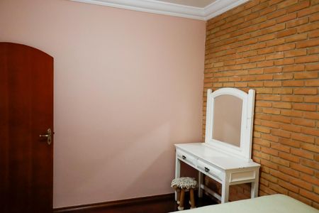 Casa à venda com 300m², 4 quartos e 2 vagas Casa à venda com 300m², 4 quartos e 2 vagasQuarto 1