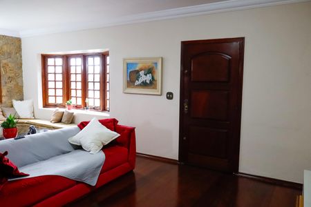 Casa à venda com 300m², 4 quartos e 2 vagas Casa à venda com 300m², 4 quartos e 2 vagasSala