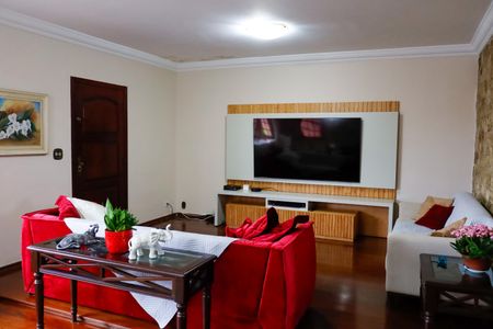 Casa à venda com 300m², 4 quartos e 2 vagas Casa à venda com 300m², 4 quartos e 2 vagasSala