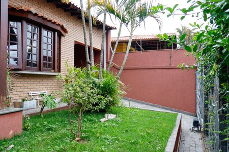 Casa à venda com 300m², 4 quartos e 2 vagas Casa à venda com 300m², 4 quartos e 2 vagasÁrea comum