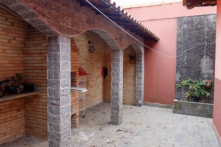 Casa à venda com 300m², 4 quartos e 2 vagas Casa à venda com 300m², 4 quartos e 2 vagasÁrea comum