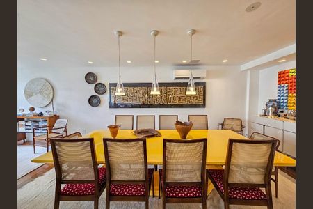 Apartamento à venda com 226m², 4 quartos e 2 vagas Apartamento à venda com 226m², 4 quartos e 2 vagasFoto 13