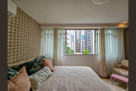 Apartamento à venda com 226m², 4 quartos e 2 vagas Apartamento à venda com 226m², 4 quartos e 2 vagasFoto 22