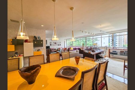 Apartamento à venda com 226m², 4 quartos e 2 vagas Apartamento à venda com 226m², 4 quartos e 2 vagasFoto 11