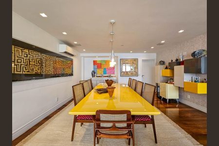 Apartamento à venda com 226m², 4 quartos e 2 vagas Apartamento à venda com 226m², 4 quartos e 2 vagasFoto 14