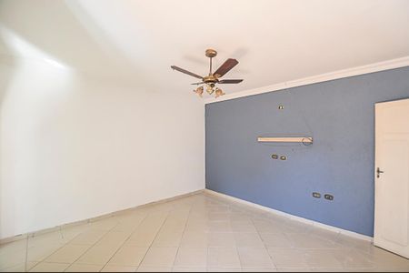 Casa à venda com 400m², 2 quartos e 8 vagas Casa à venda com 400m², 2 quartos e 8 vagasSala