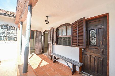 Casa à venda com 400m², 2 quartos e 8 vagas Casa à venda com 400m², 2 quartos e 8 vagasHall de entrada