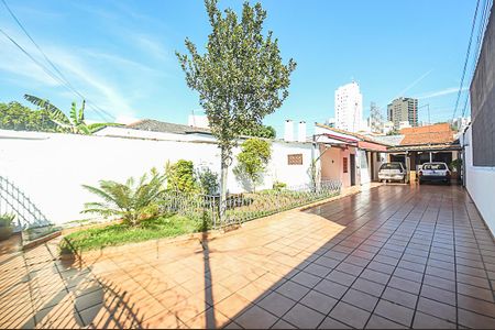 Casa à venda com 400m², 2 quartos e 8 vagas Casa à venda com 400m², 2 quartos e 8 vagasGaragem