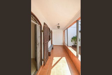 Casa à venda com 400m², 2 quartos e 8 vagas Casa à venda com 400m², 2 quartos e 8 vagasHall de entrada