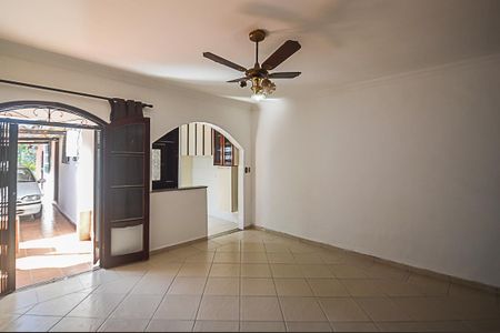 Casa à venda com 400m², 2 quartos e 8 vagas Casa à venda com 400m², 2 quartos e 8 vagasSala