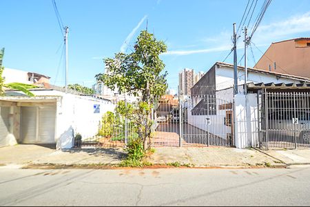 Casa à venda com 400m², 2 quartos e 8 vagas Casa à venda com 400m², 2 quartos e 8 vagasFachada