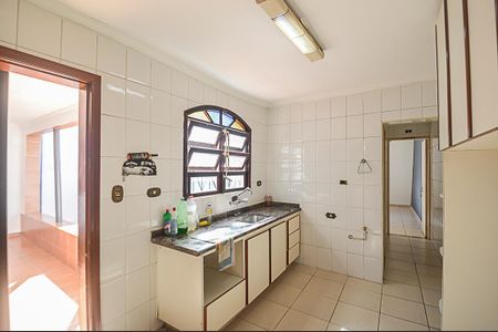 Casa à venda com 400m², 2 quartos e 8 vagas Casa à venda com 400m², 2 quartos e 8 vagasCozinha