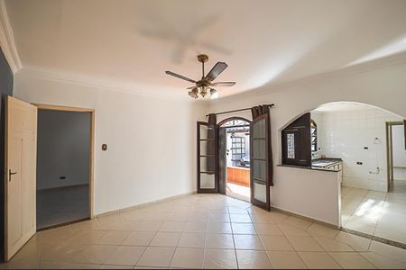 Casa à venda com 400m², 2 quartos e 8 vagas Casa à venda com 400m², 2 quartos e 8 vagasSala