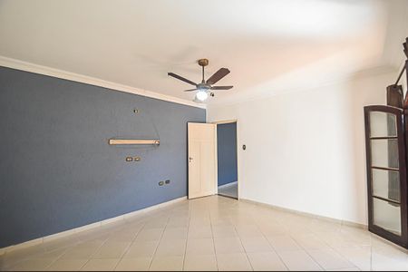 Casa à venda com 400m², 2 quartos e 8 vagas Casa à venda com 400m², 2 quartos e 8 vagasSala