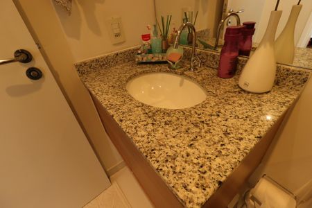 Apartamento à venda com 64m², 2 quartos e 1 vagaBanheiro Social