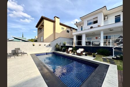 Casa à venda com 318m², 4 quartos e 3 vagasQuintal