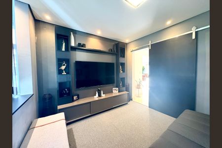 Casa à venda com 318m², 4 quartos e 3 vagasSala de TV