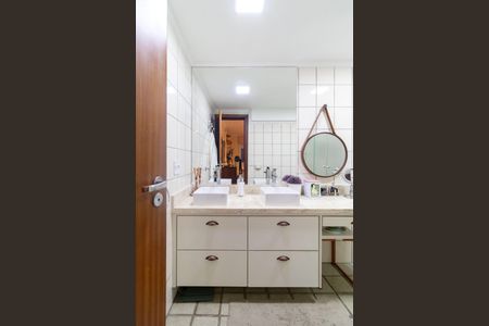 Apartamento à venda com 150m², 3 quartos e 2 vagasBanheiro da Suíte 3